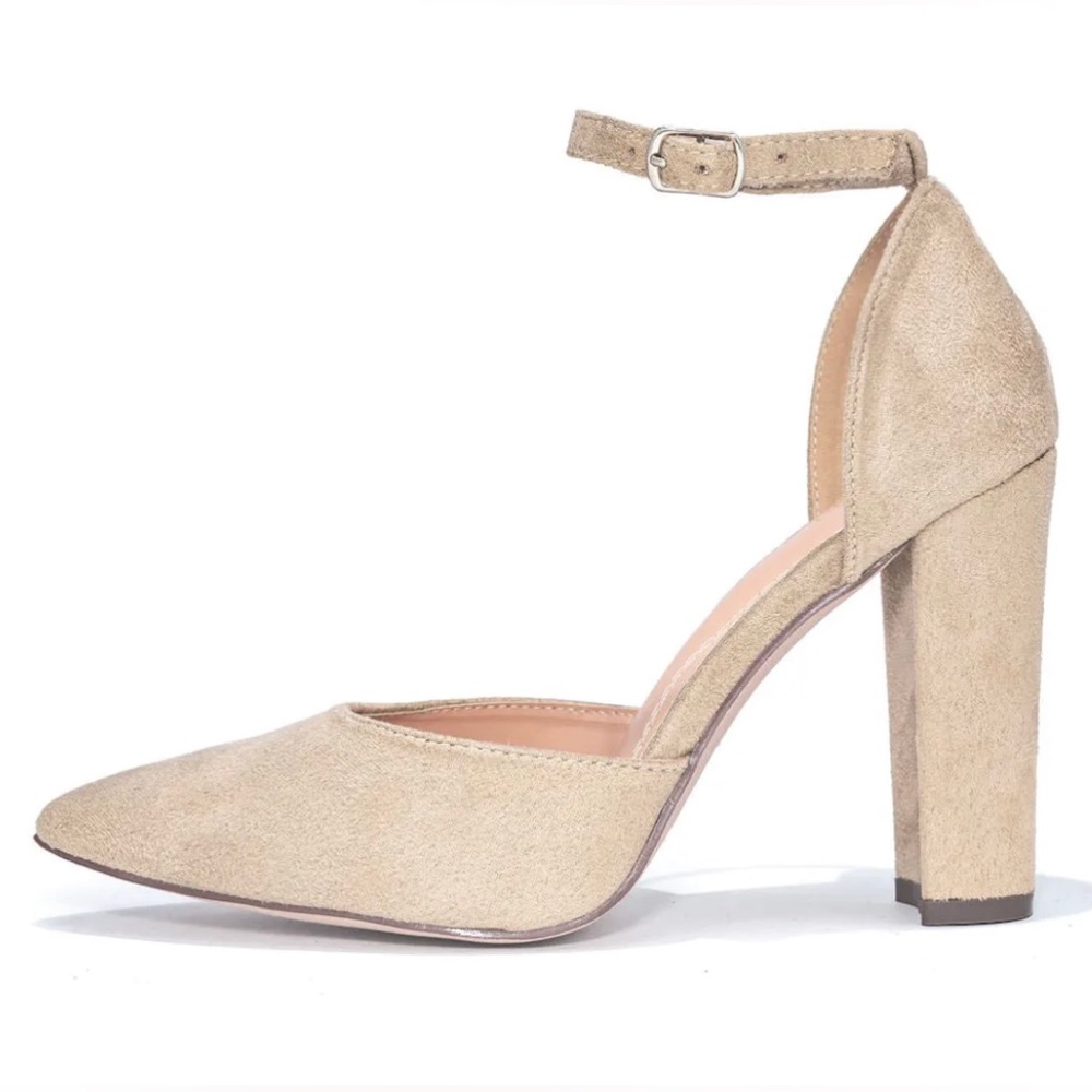 NEVER WORN Heel Height: 4" Pointed Toe